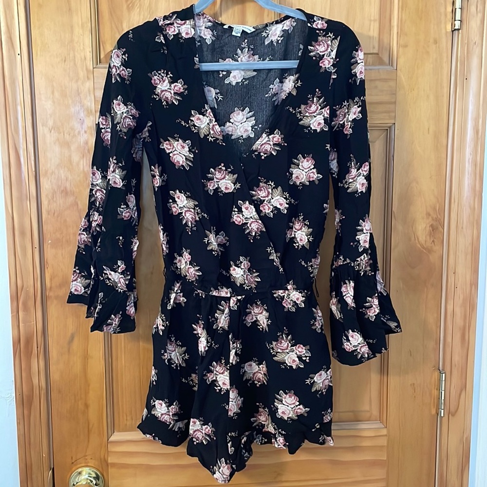 American Eagle floral Romper